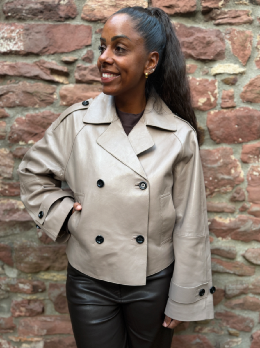 Echtlederjacke im Trench-Stil