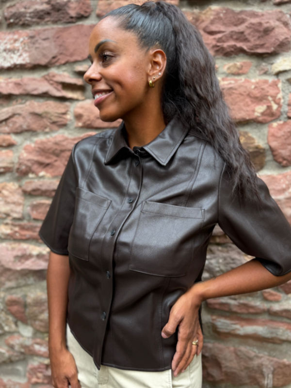 Feleather taillierte Bluse in Lederoptik