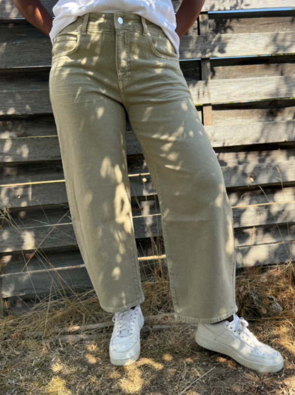 Corah Curved Relaxed Jeans